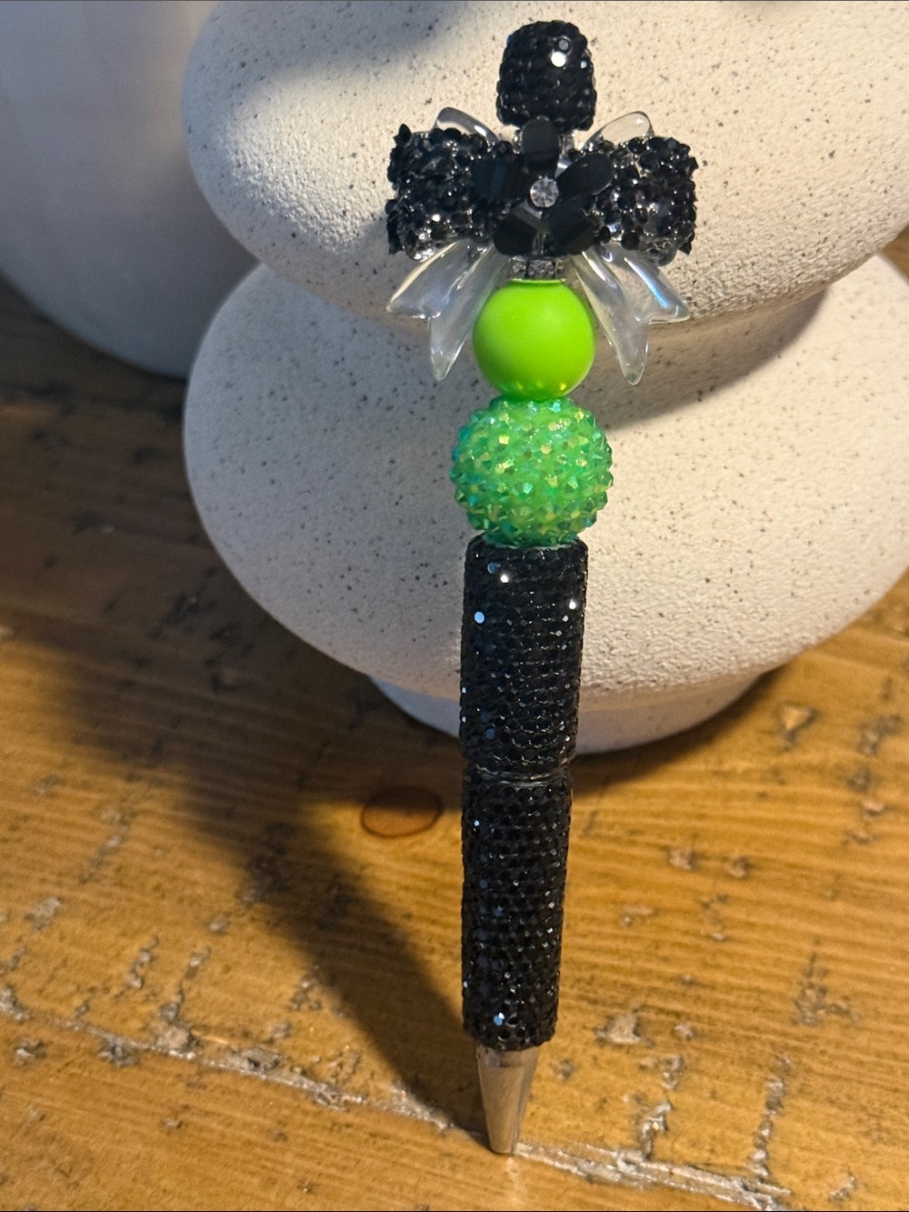 Sparkle Bow Pen with Neon Green Beads - Black